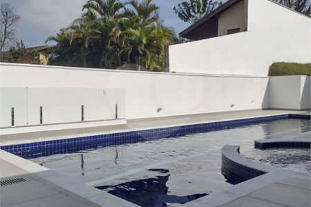 Casa à venda com 4 suítes no condomínio Estância Marambaia, Vinhedo - SP