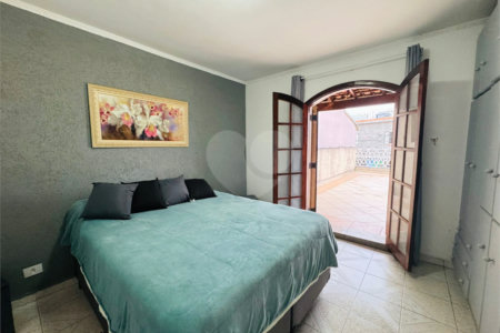 Casa à venda com 4 quartos, sendo 2 suítes, em Parque Santo Antônio, Guarulhos, SP