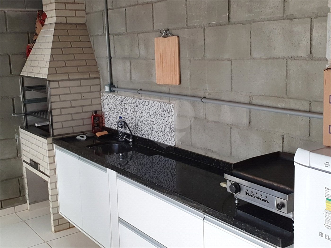 Casa à venda com 2 suítes no condomínio Residencial Bonanza I, Bom Jesus dos Perdões - SP