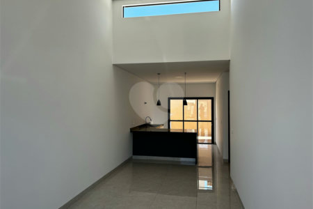 Casa à venda com 2 quartos, sendo 1 suíte,  no condomínio Residencial Marina, Itapetininga - SP