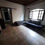 Casa à venda com 4 quartos, sendo 1 suíte, em Indaiá, Caraguatatuba, SP