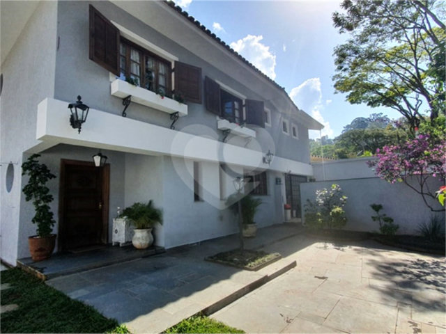 Sobrado à venda com 5 quartos, sendo 3 suítes,  em Tremembé, São Paulo, SP