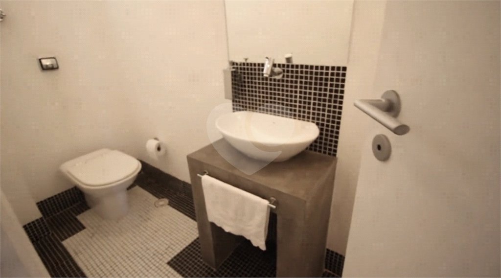 Apartamento à venda com 3 quartos, sendo 1 suíte, em Higienópolis, São Paulo, SP