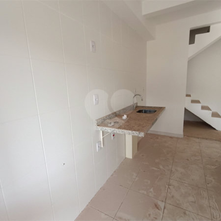 Apartamento à venda com 2 quartos, sendo 1 suíte, em Bairro do Cambará, São Roque, SP