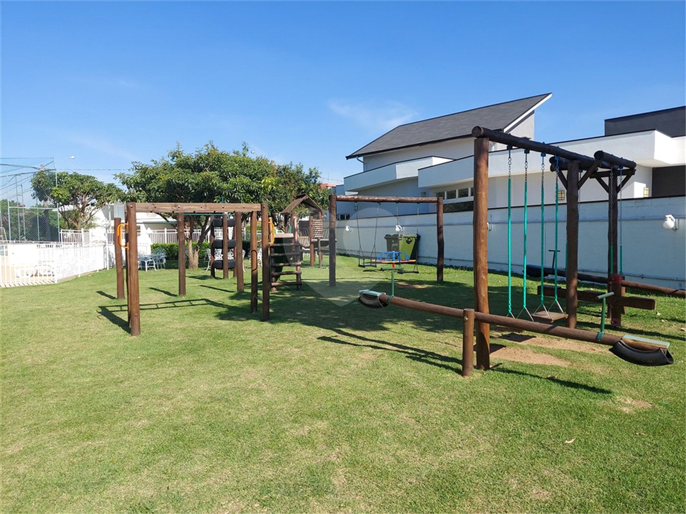 Casa à venda com 3 suítes no condomínio Villaggio Di Napoli Valinhos, Valinhos - SP