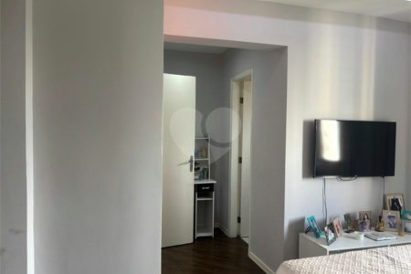 Apartamento à venda com 4 quartos, sendo 1 suíte,  em Vila Andrade, São Paulo, SP