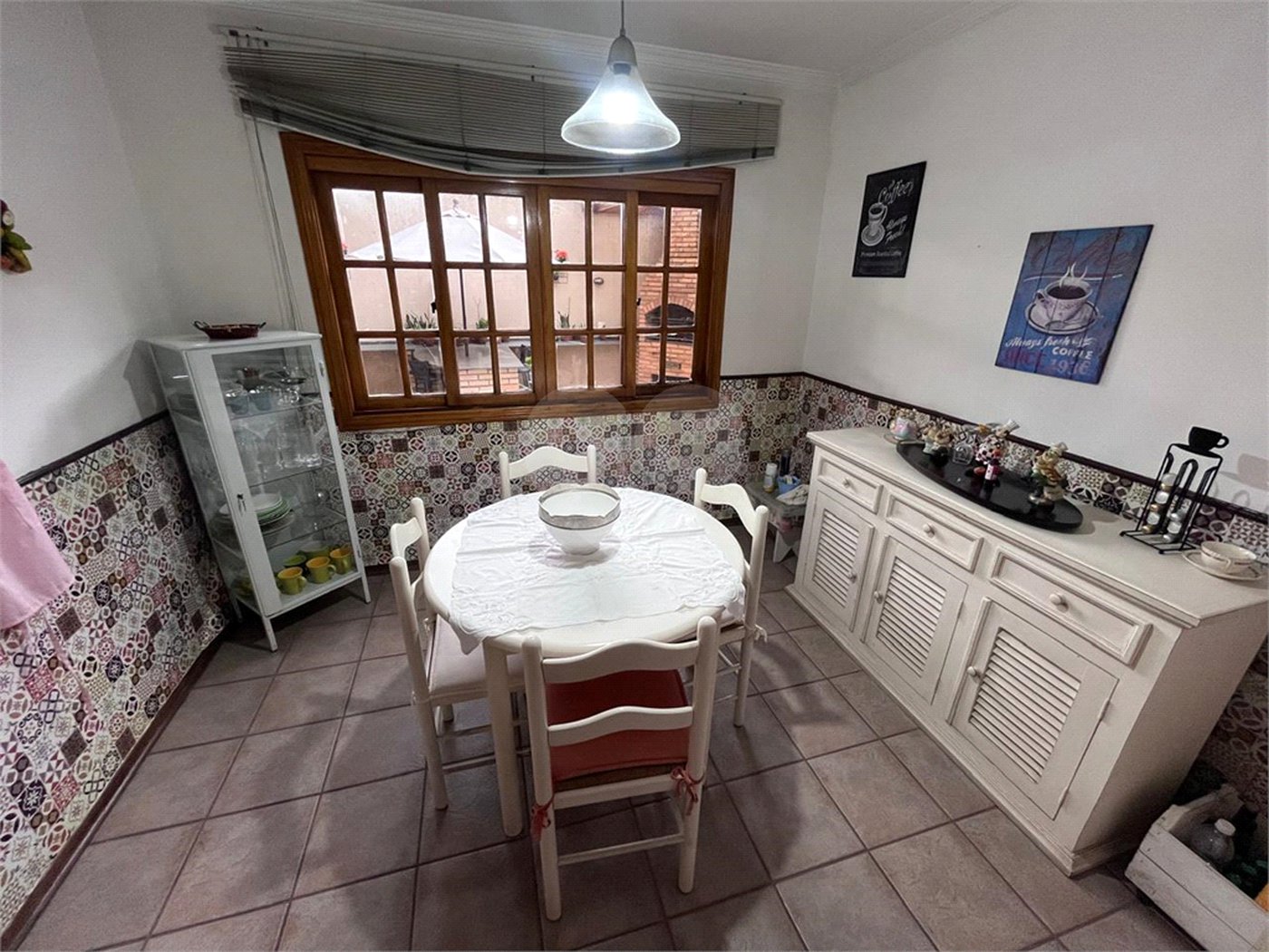 Casa à venda com 4 quartos, sendo 2 suítes, no condomínio Jornalista Américo Ariza, São Paulo - SP