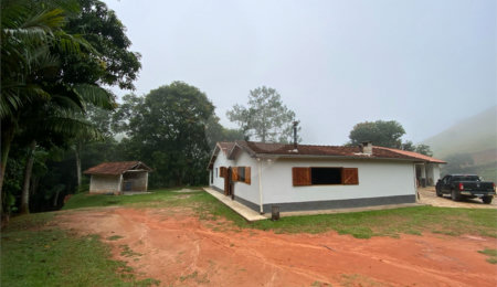 Chácara à venda com 3 quartos, sendo 1 suíte,  em Santana, São José dos Campos, SP