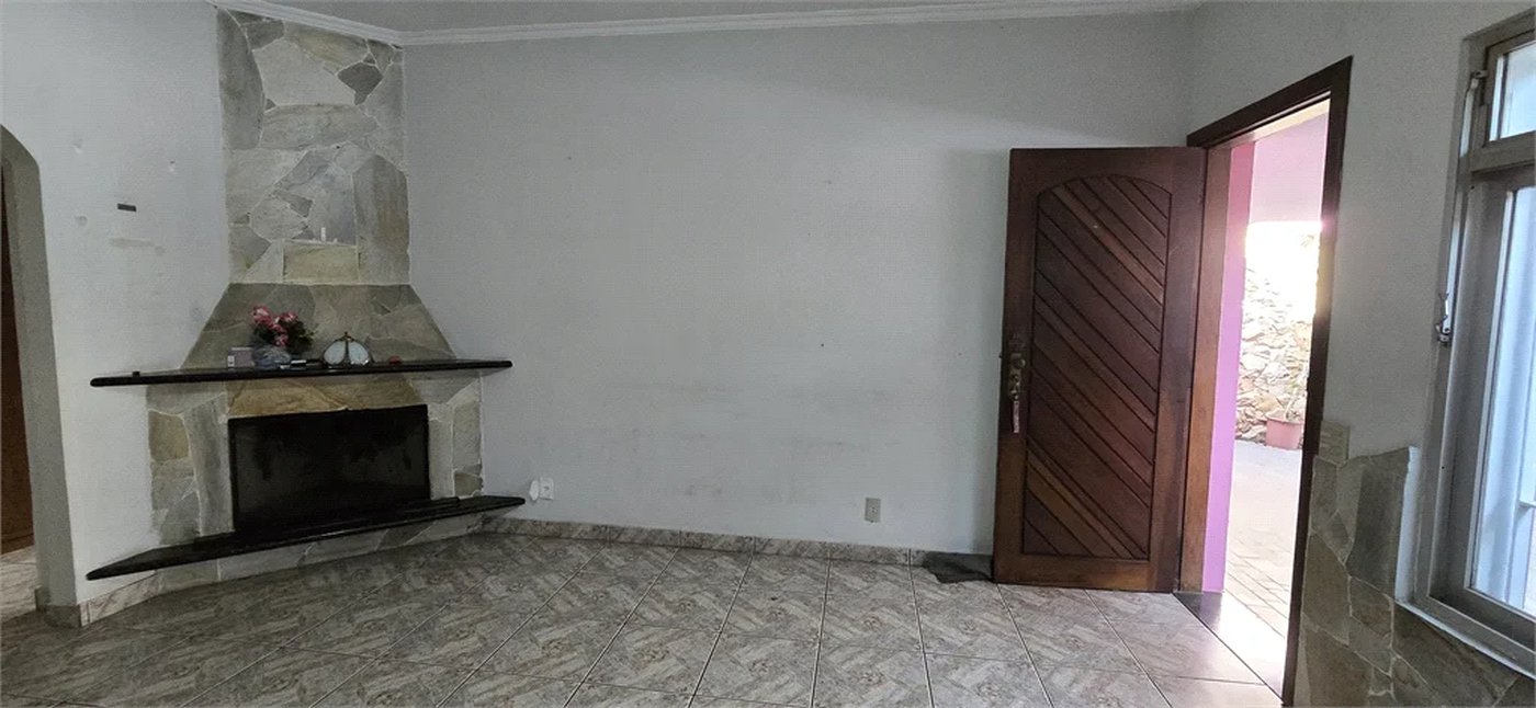 Casa à venda com 3 quartos, sendo 1 suíte, em Lar São Paulo, São Paulo, SP
