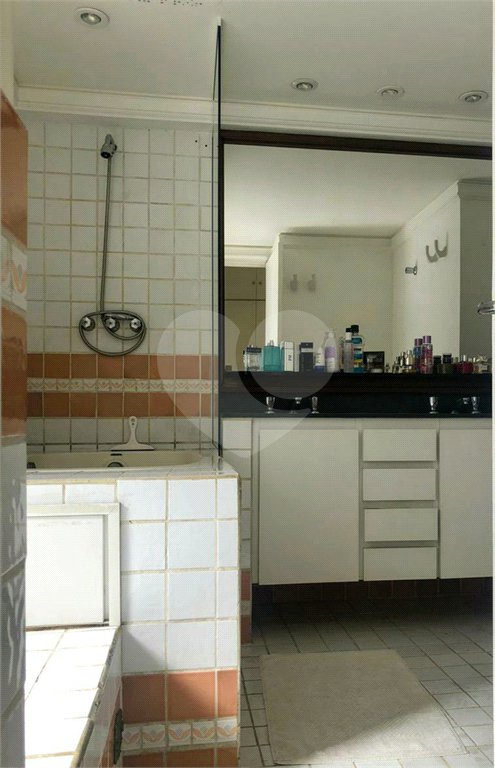 Apartamento à venda com 3 quartos, sendo 1 suíte, em Alto da Boa Vista, São Paulo, SP