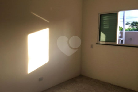 Sobrado à venda com 3 quartos, sendo 1 suíte,  em Vila Oliveira, Mogi das Cruzes, SP