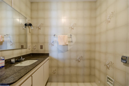Apartamento à venda com 3 suítes em Moema, São Paulo, SP