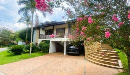 Casa à venda com 3 quartos, sendo 1 suíte,  no condomínio Recanto dos Paturis, Vinhedo - SP