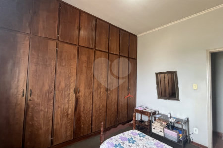 Casa Térrea com 3 dormitórios no Centro de Atibaia