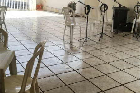 Casa Térrea com 3 dormitórios, sendo 1 suíte.