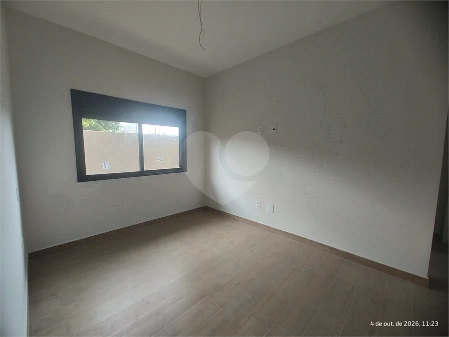 Casa exclusiva em Atibaia de alto padrão com 3 suítes, piscina, espaço gourmet, condomínio fechado, aceita financiamento