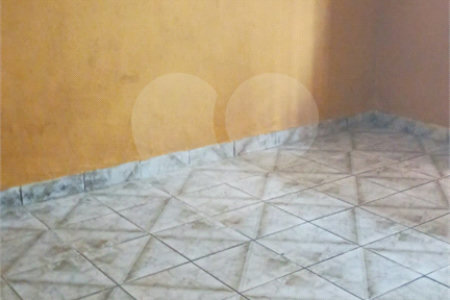 Casa Térrea 2 Dormitórios com 1 Vaga de Garagem Próxima à Estação São Lucas – Excelente Oportunidade para Morar ou Investir.