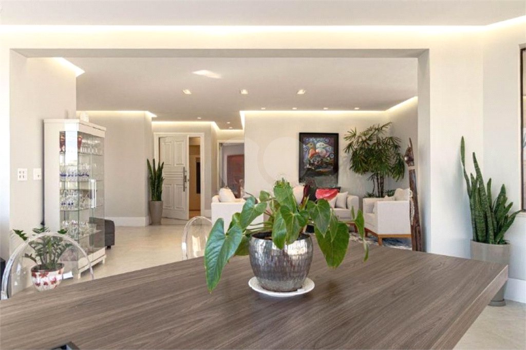 Apartamento à venda com 3 suítes em Jardim Parque Morumbi, São Paulo, SP