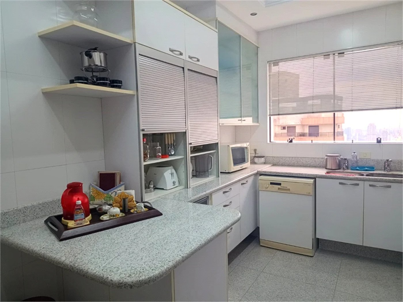 Apartamento à venda com 4 suítes em Vila Suzana, São Paulo, SP