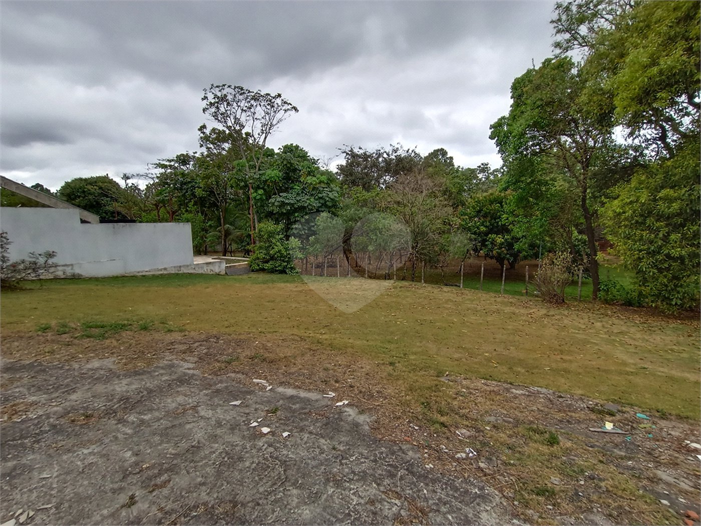 Casa à venda com 4 quartos, sendo 3 suítes, no condomínio Rancho Dirce, Sorocaba - SP