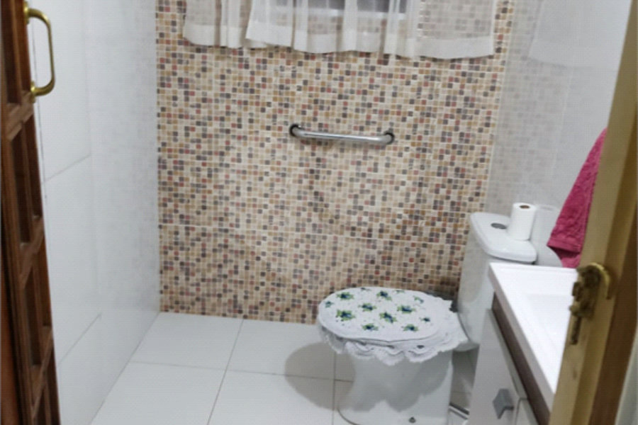 Casa à venda com 3 quartos, sendo 2 suítes, no condomínio Residencial Jardim Lago da Cantareira, Mairiporã - SP