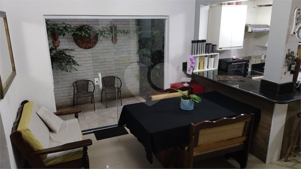 Sobrado à venda com 3 quartos, sendo 1 suíte, em Jardim Tabatinga, Guarulhos, SP