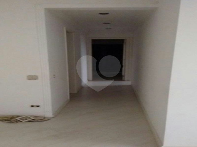 Apartamento à venda com 3 quartos, sendo 1 suíte,  em Morumbi, São Paulo, SP