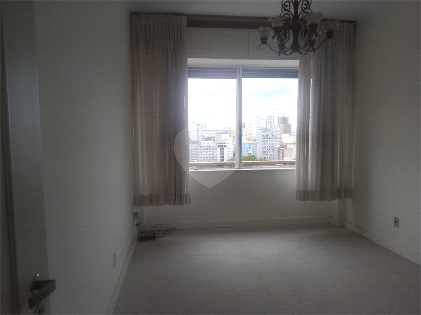 Apartamento à venda com 4 quartos, sendo 1 suíte, em República, São Paulo, SP