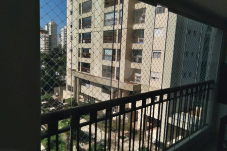 Apartamento à venda com 3 quartos, sendo 2 suítes,  em Paraíso do Morumbi, São Paulo, SP