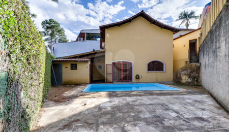 Sobrado à venda com 3 quartos, sendo 1 suíte,  em Alto da Boa Vista, São Paulo, SP