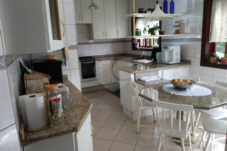 Casa à venda com 6 quartos, sendo 5 suítes, no condomínio Ibiti do Paço, Sorocaba - SP