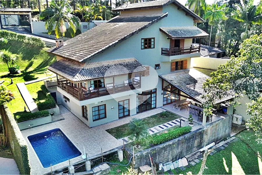 Casa à venda com 3 quartos no condomínio Alpes da Cantareira, Mairiporã - SP