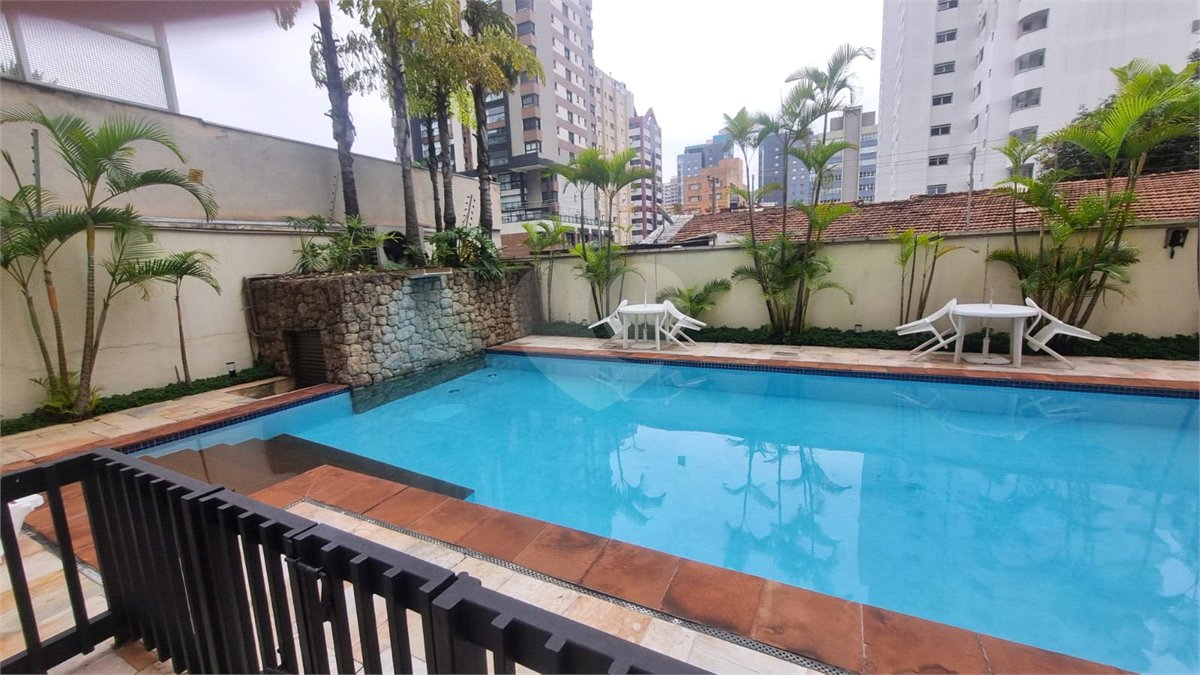 Apartamento à venda com 3 quartos, sendo 1 suíte,  em Indianópolis, São Paulo, SP
