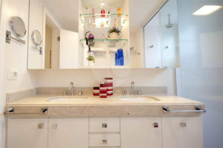 Apartamento à venda com 4 quartos, sendo 3 suítes, em Vila Romana, São Paulo, SP