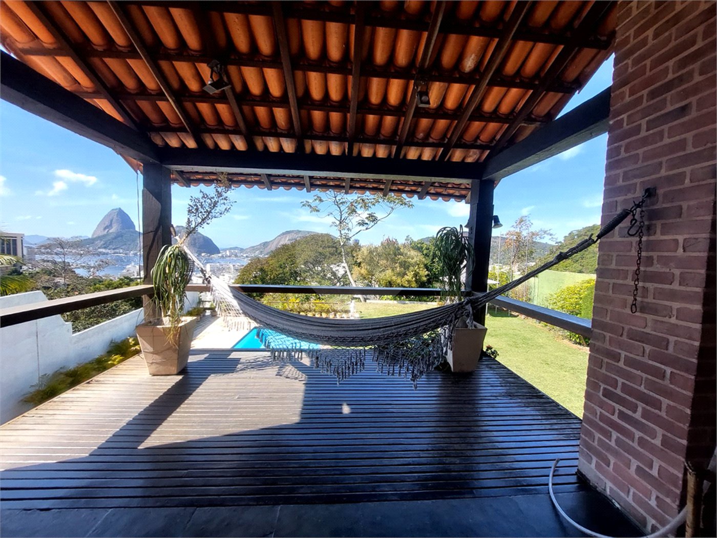 Casa à venda com 3 quartos, sendo 1 suíte, em Botafogo, Rio de Janeiro, RJ