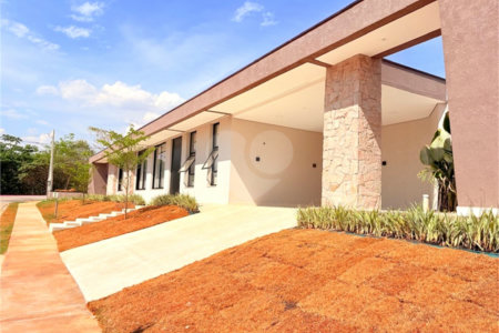 Casa à venda com 3 suítes no condomínio Helena Maria, Sorocaba - SP