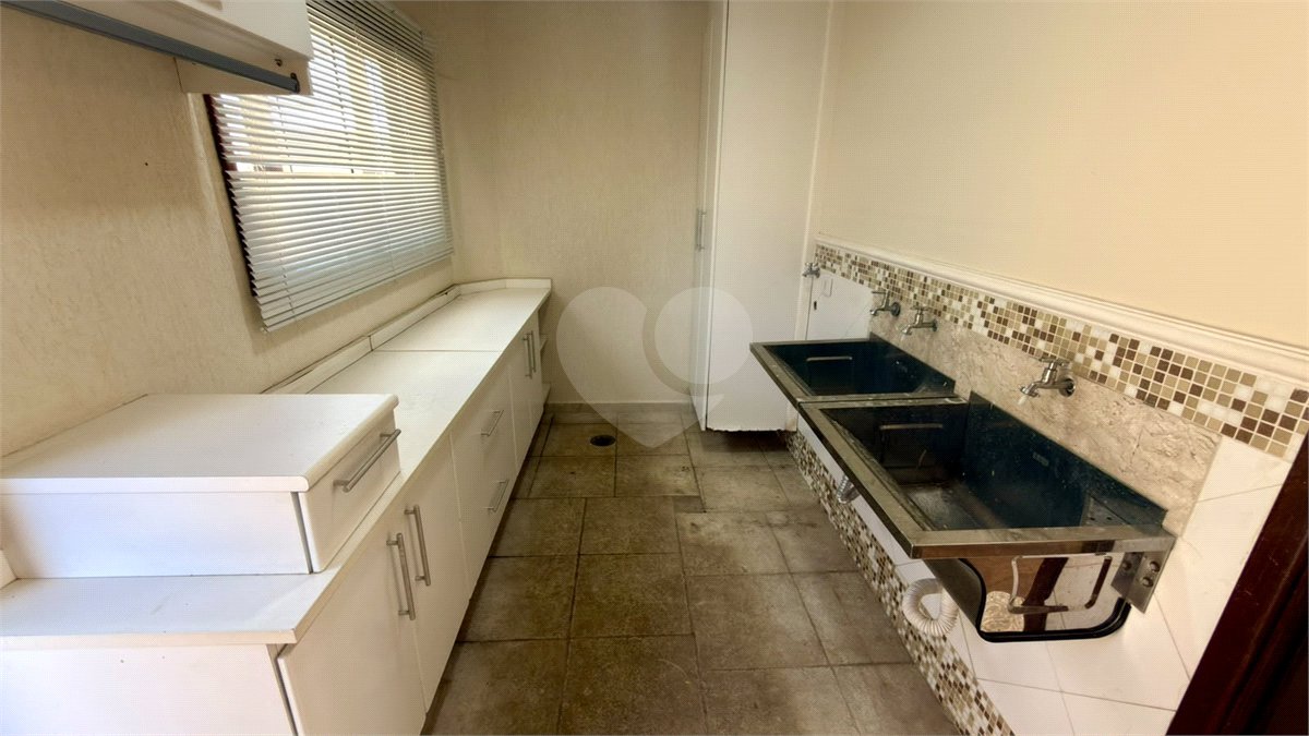 Casa à venda com 4 suítes no condomínio Parque Village Castelo, Itu - SP
