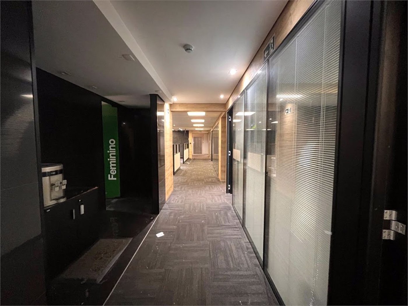 Prédio Corporativo em Santos | 4 Pavimentos | Galpão com Pé-Direito Duplo | Estrutura para +200 Pessoas | Compra Ou Locação