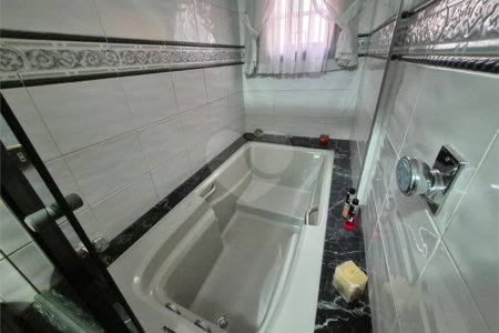 Sobrado à venda com 3 quartos, sendo 1 suíte, em Jardim Sarah, São Paulo, SP