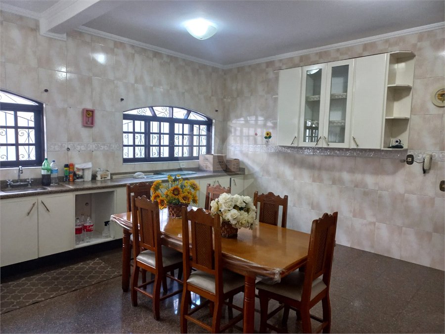 Sobrado à venda ou para alugar com 4 quartos, sendo 2 suítes,  em Barro Branco (zona Norte), São Paulo, SP