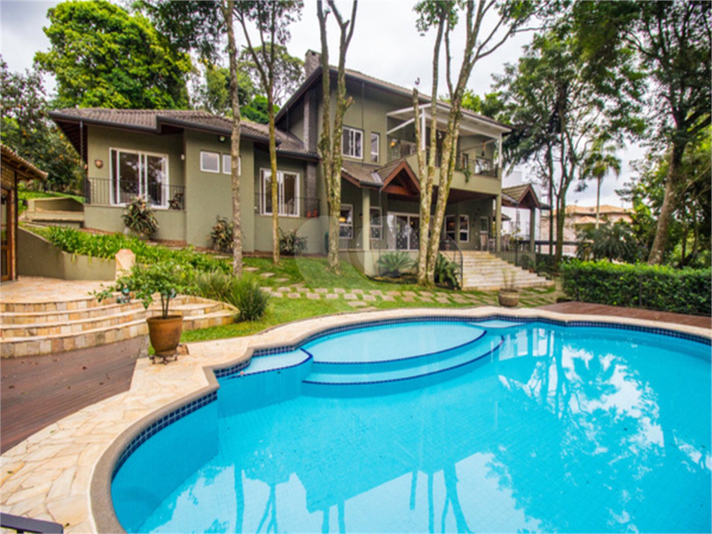 Casa à venda com 4 suítes no condomínio Alpes da Cantareira, Mairiporã - SP