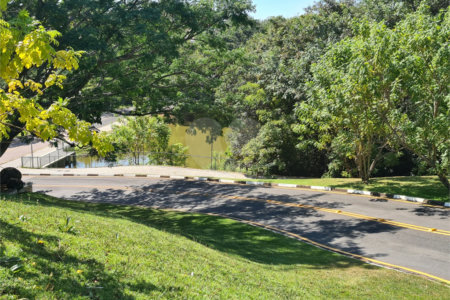 Casa à venda com 3 suítes no condomínio Terras de São Francisco, Vinhedo - SP