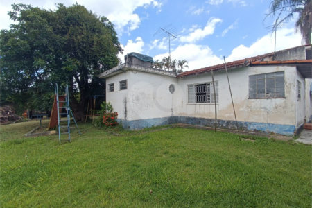 Casa à venda com 3 quartos em Vila Santa Rosália, São Roque, SP