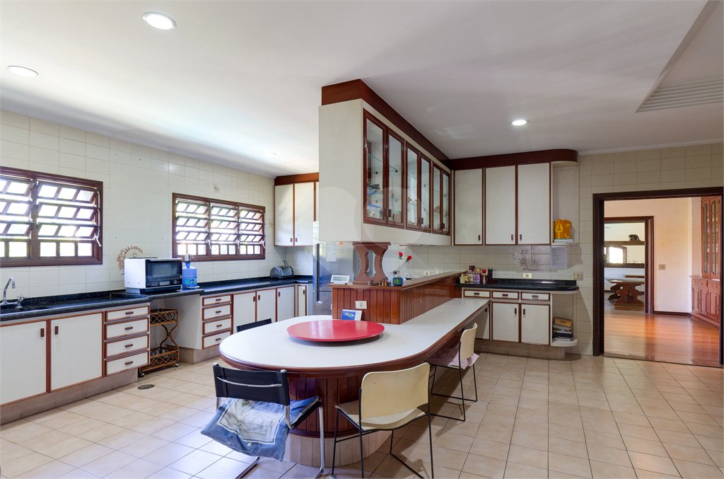 Casa à venda com 5 suítes no condomínio Chácara Flora, São Paulo - SP