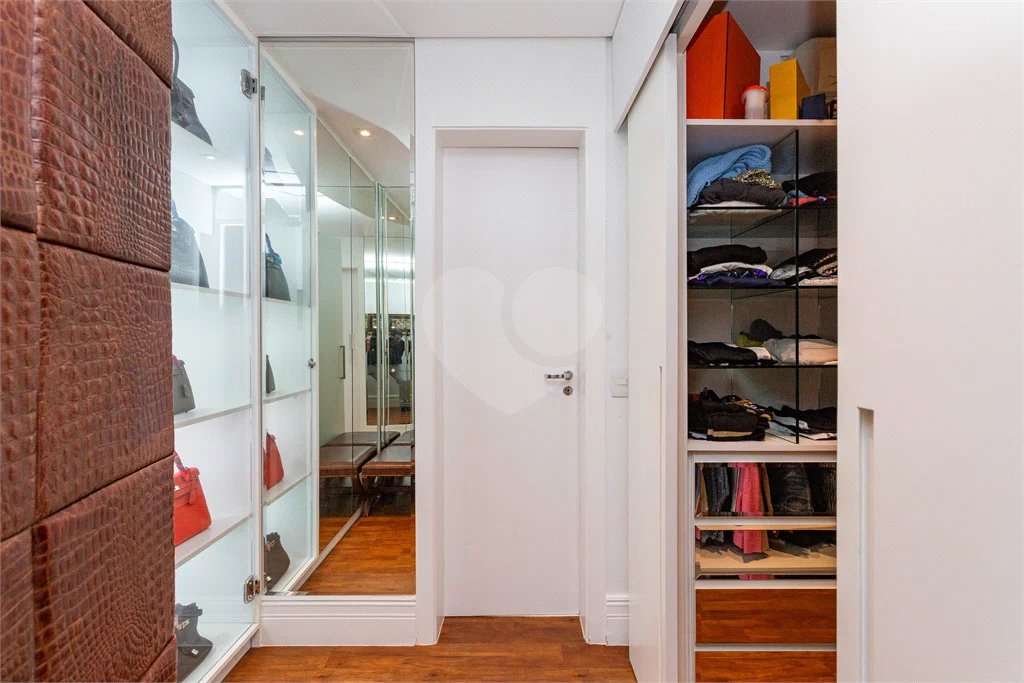 Apartamento à venda com 4 suítes em Vila Nova Conceição, São Paulo, SP