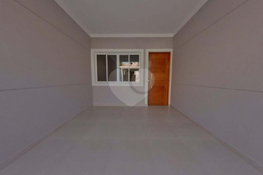 Casa à venda com 3 quartos, sendo 1 suíte, no condomínio Professora Romilde Nogueira de Sá, São Paulo - SP