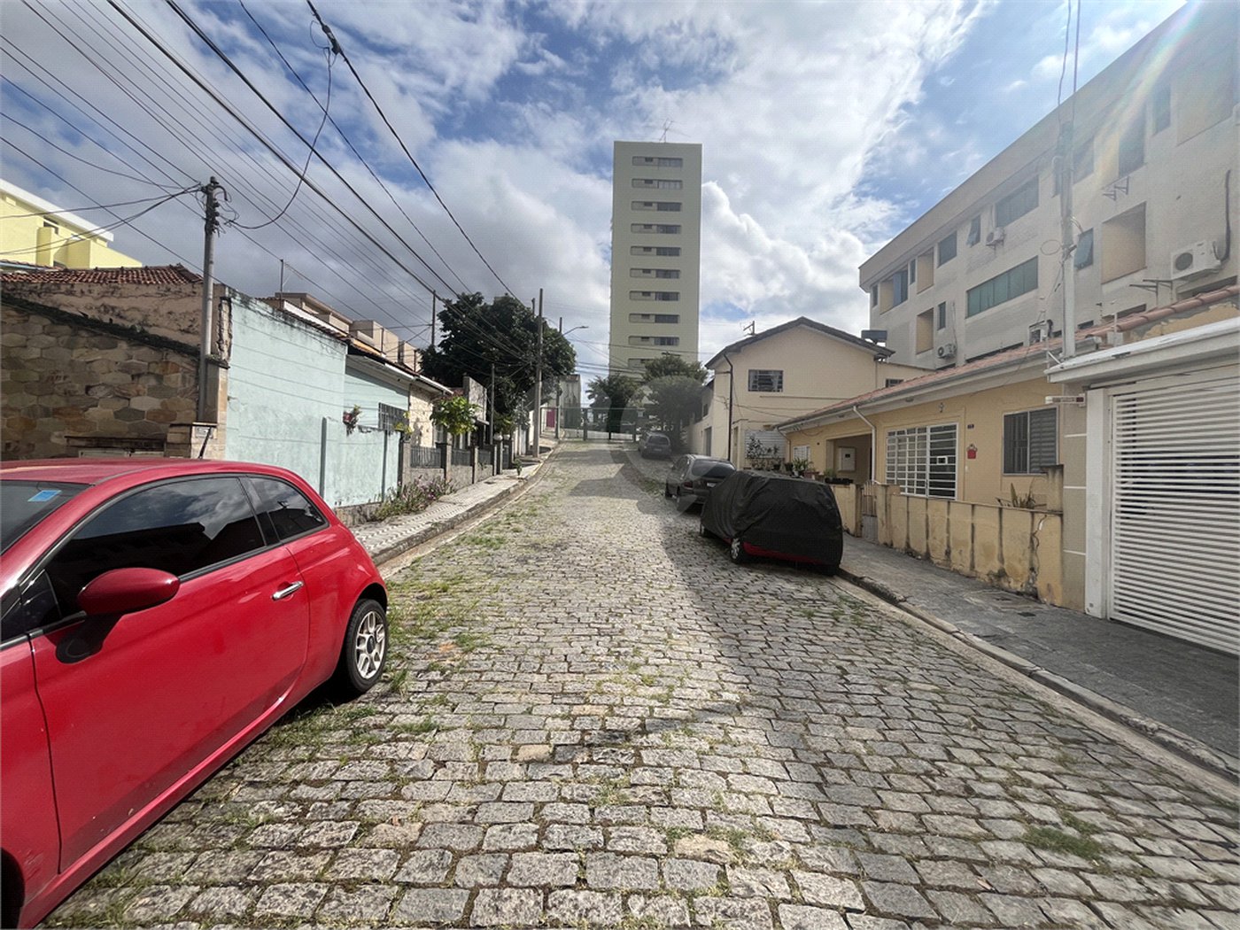 Casa à venda com 3 quartos, sendo 1 suíte,  no condomínio Capigaí, São Paulo - SP