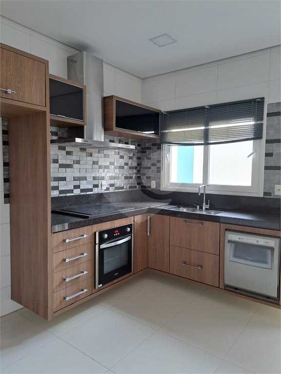 Casa à venda com 3 suítes no condomínio Residencial Terra Nobre, Indaiatuba - SP