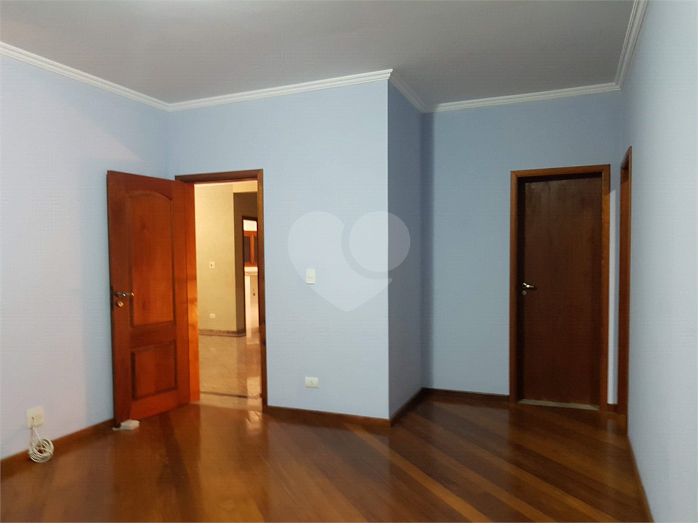 Casa à venda com 4 quartos, sendo 2 suítes, no condomínio Alpes da Cantareira, Mairiporã - SP