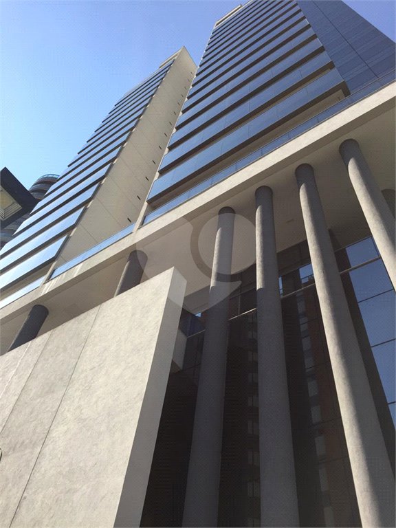 Apartamento à venda com 3 suítes em Campo Belo, São Paulo, SP